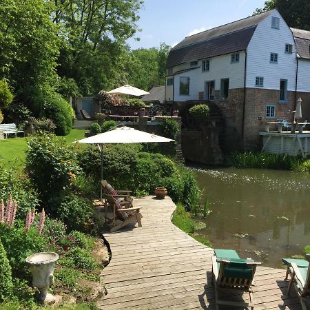 Castle Mill Bed And Breakfast Dorking Kültér fotó