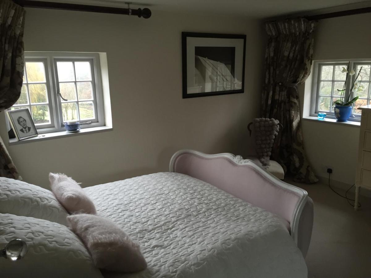 Castle Mill Bed And Breakfast Dorking Kültér fotó